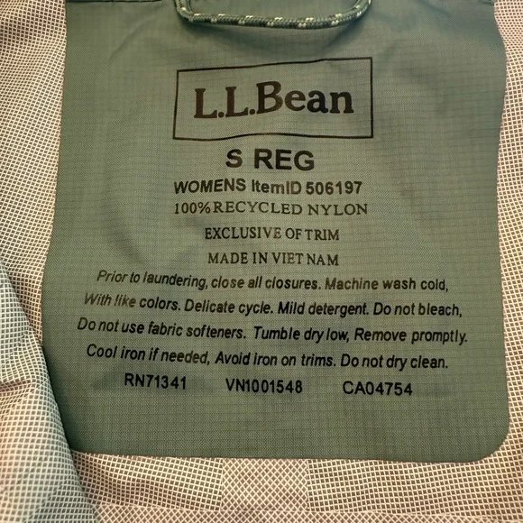 L.L. Bean Trail Model Rain Jacket - Picture 8 of 9